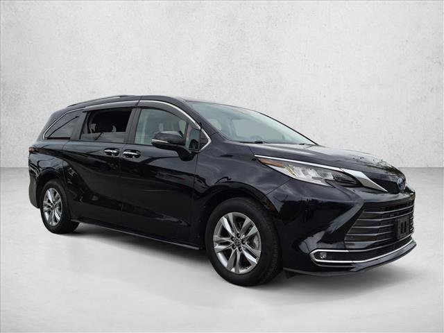 Used 2022 Toyota Sienna Limited AWD/4WD video 3