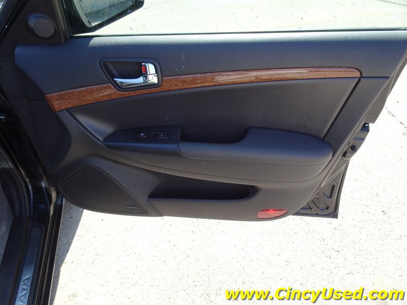 Used 2009 Hyundai Sonata Limited FWD image 24