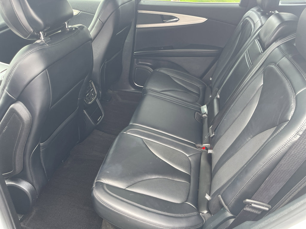 Used 2020 Lincoln Nautilus Premier w/ Equipment Group 101A image 28