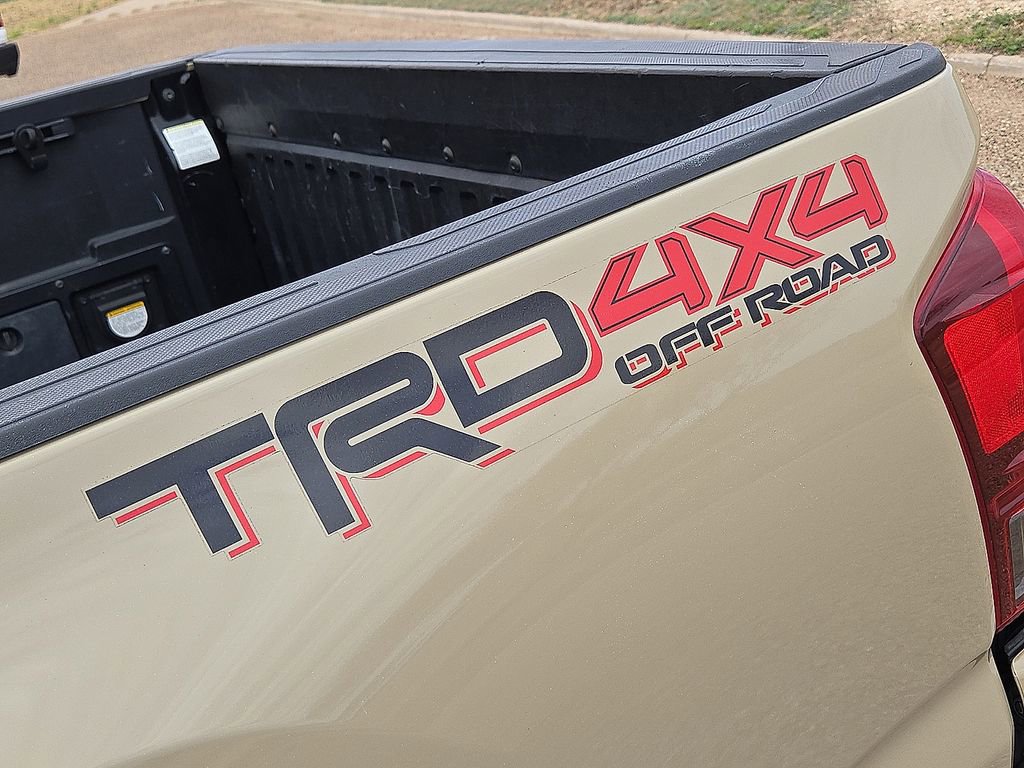 Used 2019 Toyota Tacoma TRD Off-Road w/ Technology Package image 12