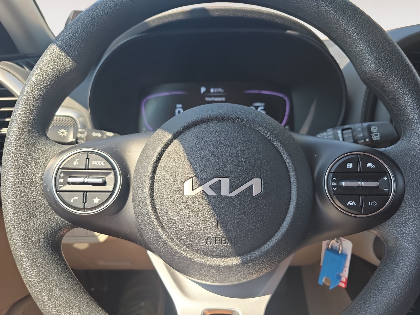 Certified 2025 Kia Soul LX w/ LX Technology Package FWD image 11