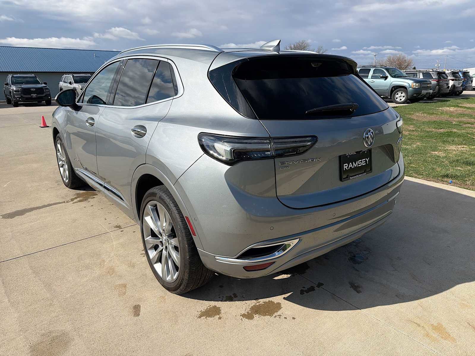 Used 2023 Buick Envision Avenir AWD/4WD image 4