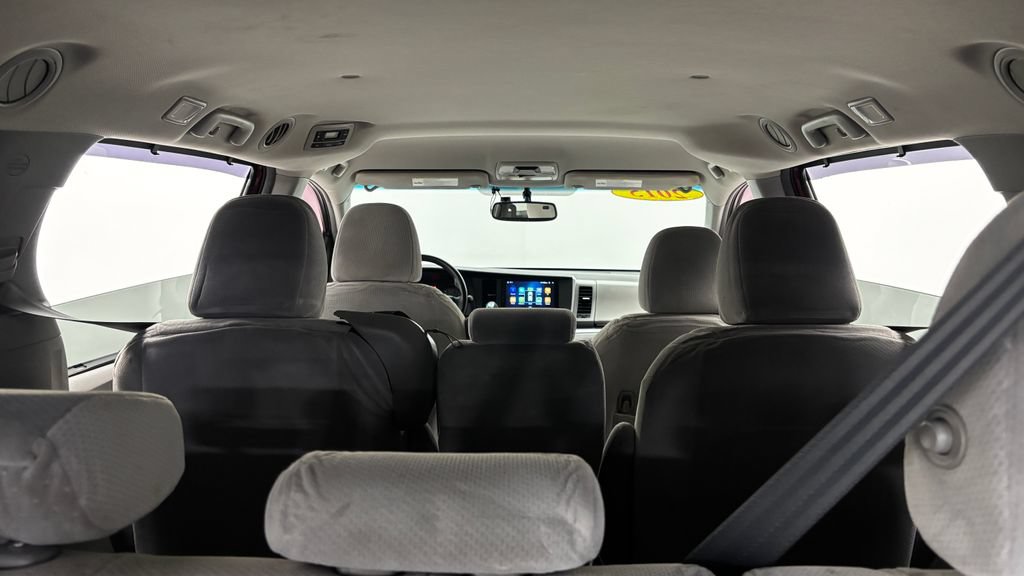 Used 2015 Toyota Sienna LE FWD image 33