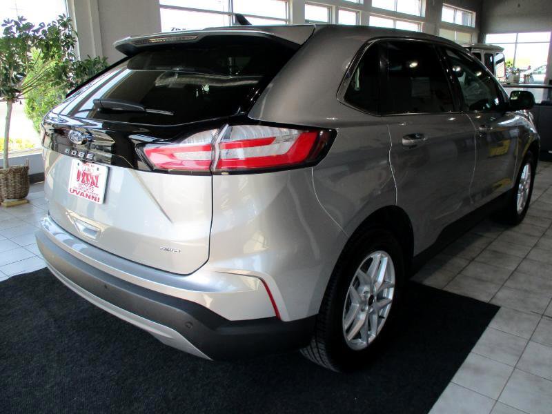 Used 2024 Ford Edge SEL image 5