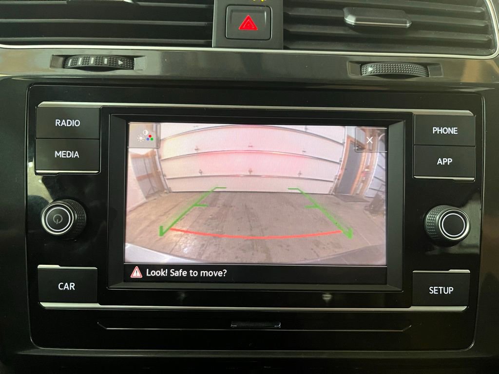 Used 2019 Volkswagen Golf Alltrack S image 18