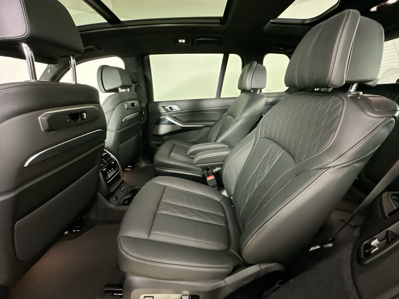 New 2027 BMW X7 xDrive40i w/ M Sport Package AWD/4WD image 37