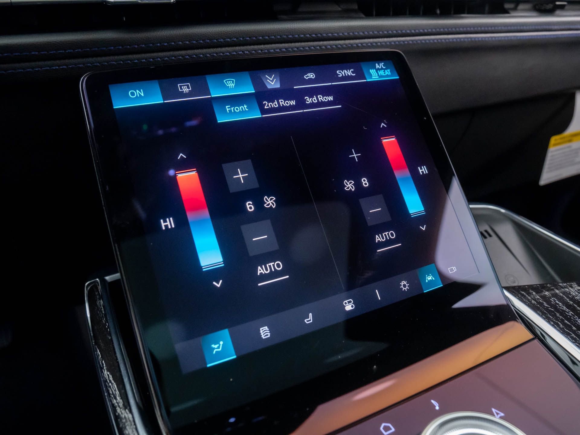 New 2025 Cadillac Escalade IQ Sport 1 w/ LPO, ONYX Package image 22