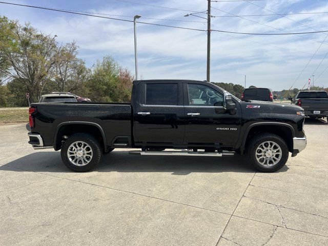 Used 2025 Chevrolet Silverado 2500 LTZ w/ LTZ Plus Package image 4