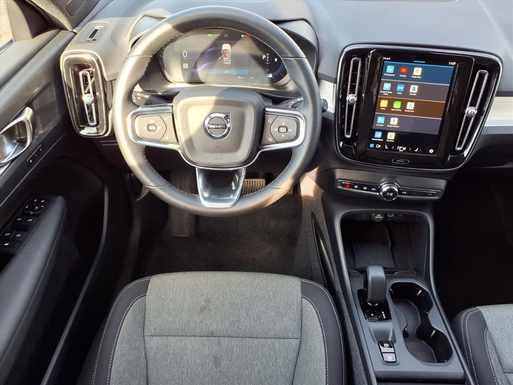 Used 2024 Volvo XC40 B5 Core image 6