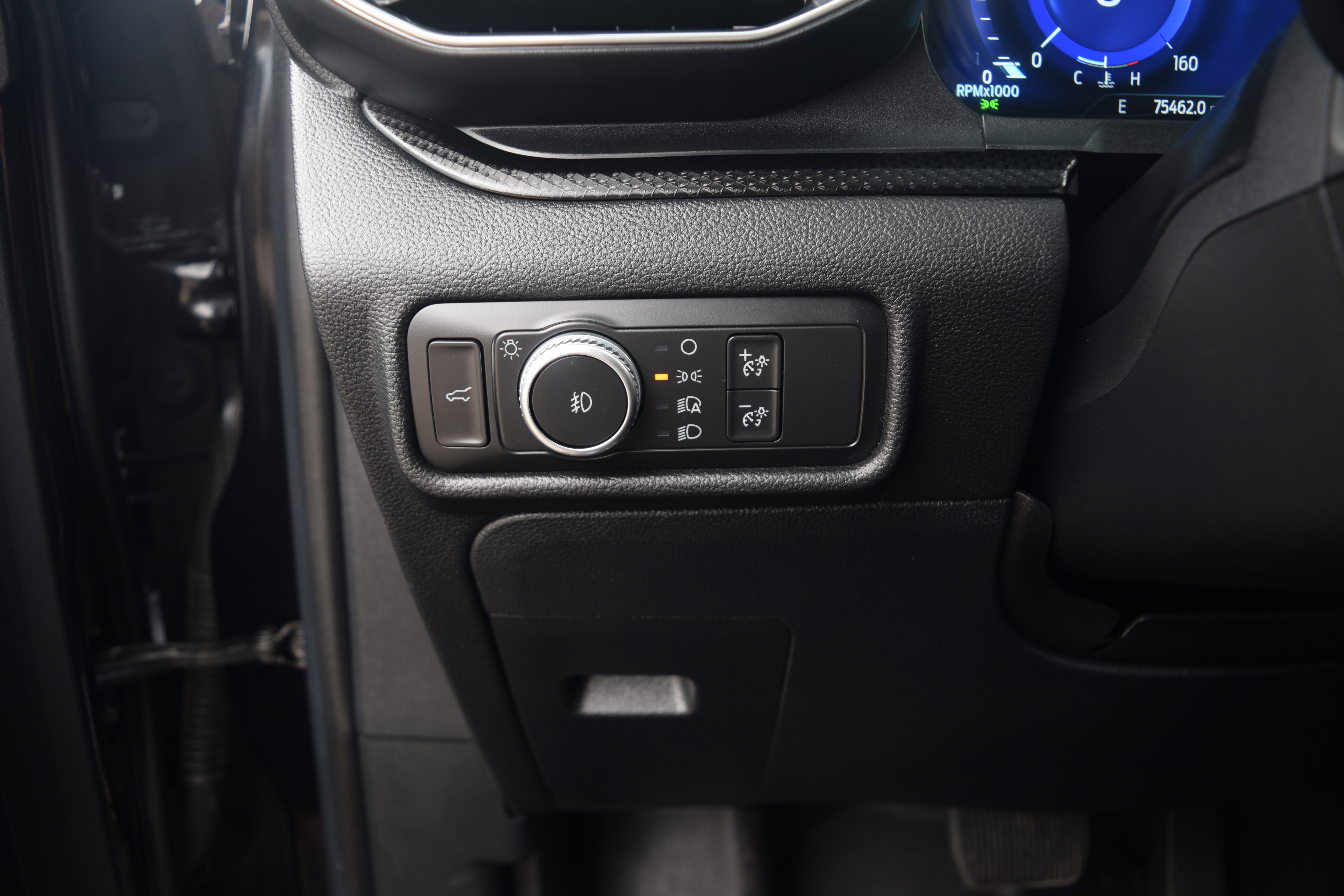 Used 2020 Ford Explorer ST w/ Premium Technology Package image 7