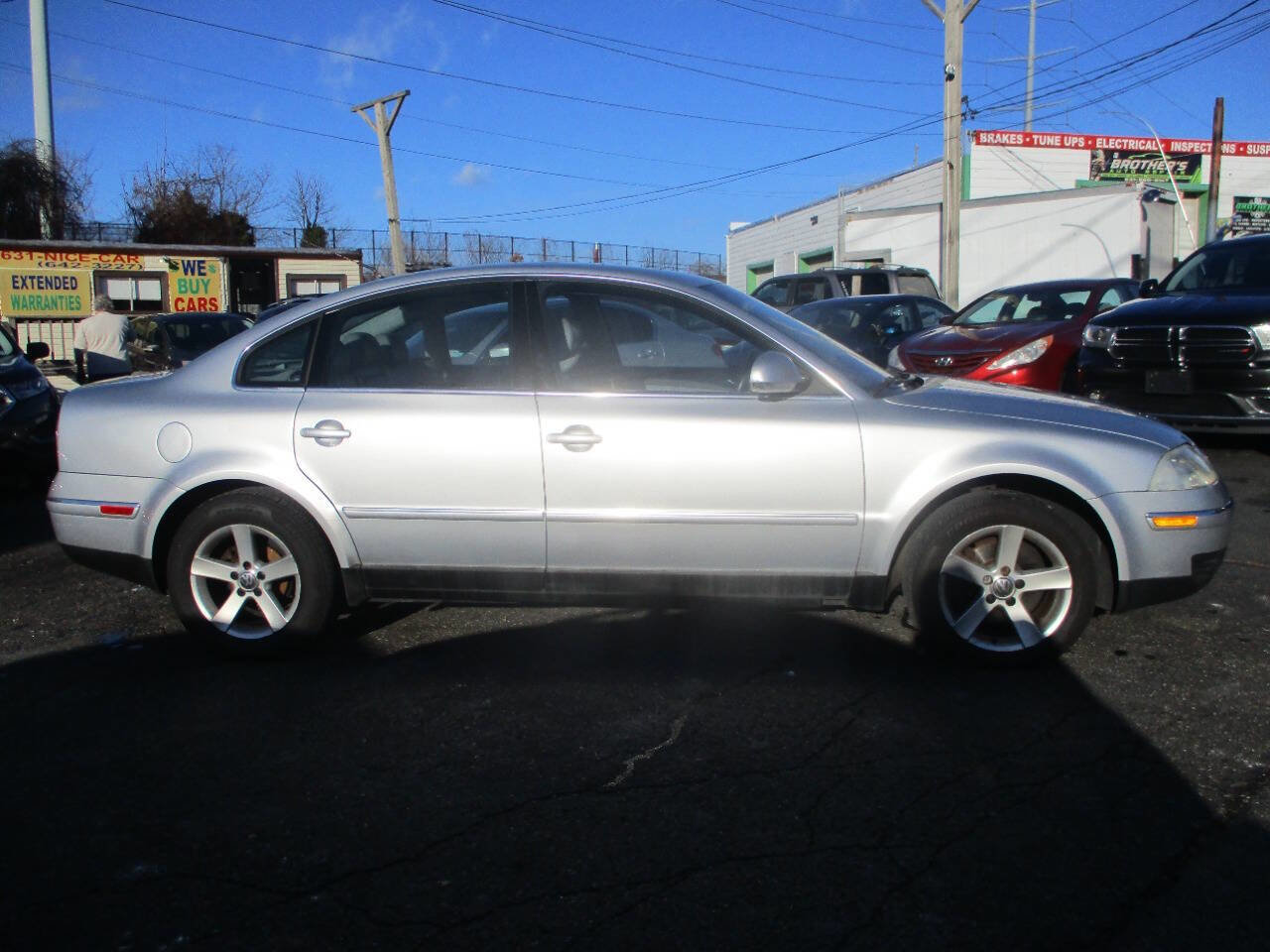 Used 2004 Volkswagen Passat GLX image 4