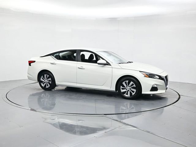 Used 2022 Nissan Altima 2.5 S image 3