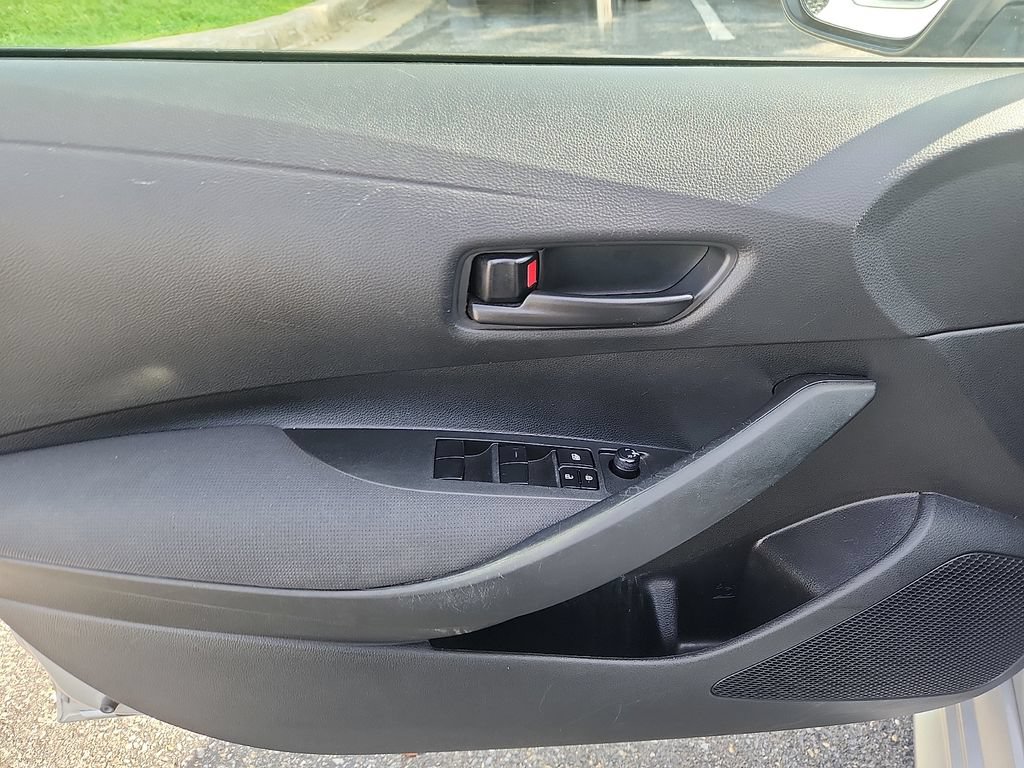 Used 2023 Toyota Corolla LE w/ Carpet Mat Package (TMS) FWD image 12