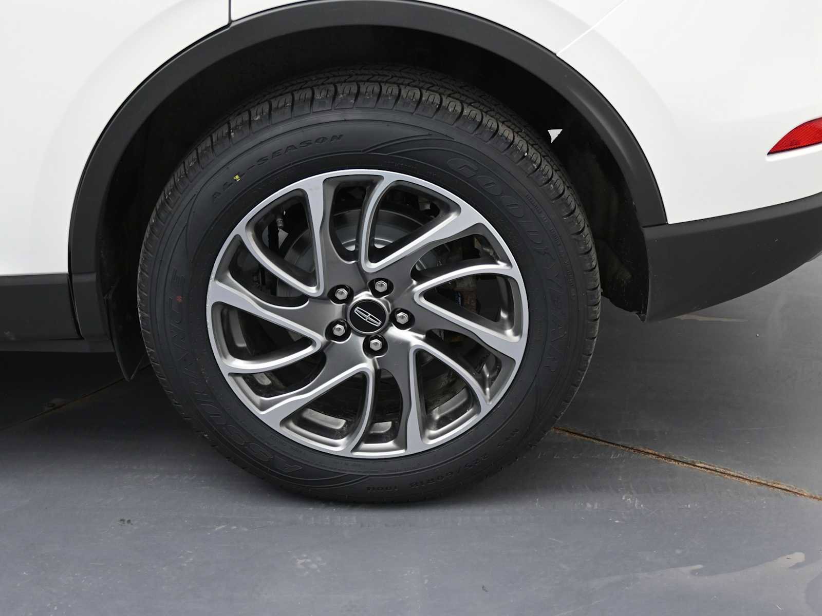 Used 2022 Lincoln Corsair AWD w/ Equipment Group 101A image 5
