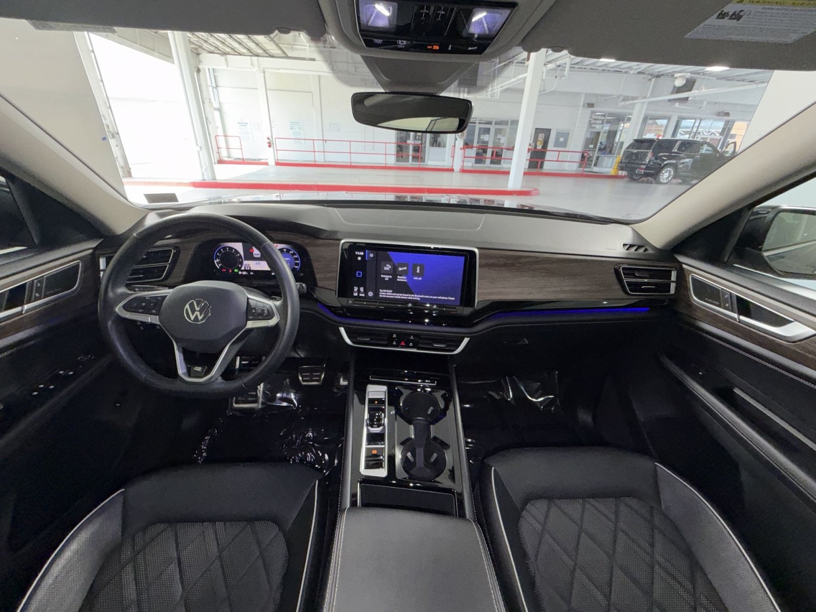 Used 2024 Volkswagen Atlas SEL Premium R-Line AWD/4WD image 23