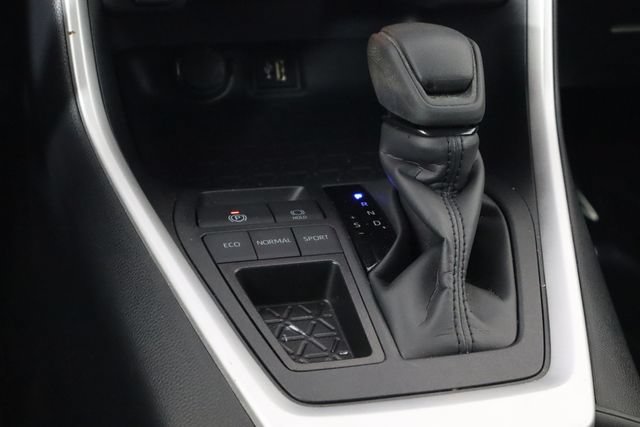 Used 2025 Toyota RAV4 XLE FWD image 25