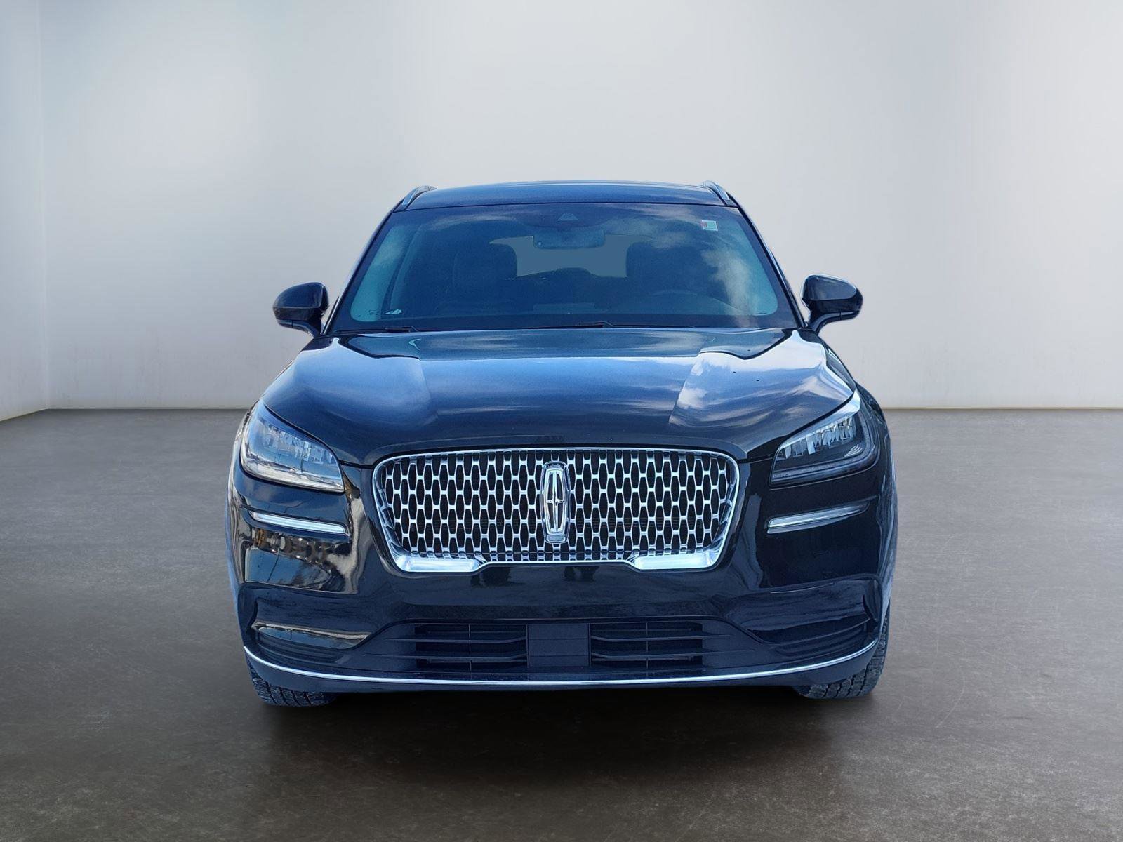 Used 2022 Lincoln Corsair Standard w/ Equipment Group 101A image 8