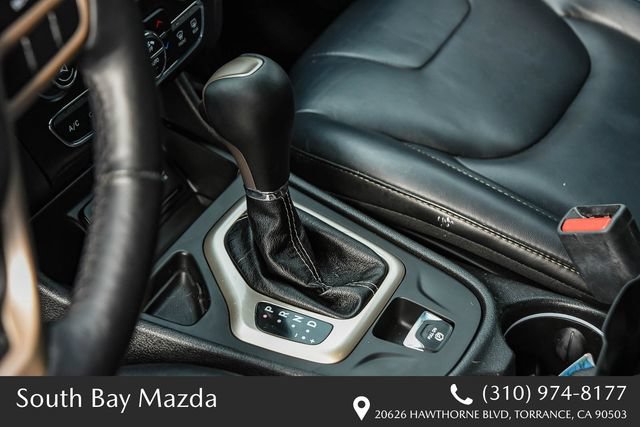 Used 2017 Jeep Cherokee Limited FWD image 19