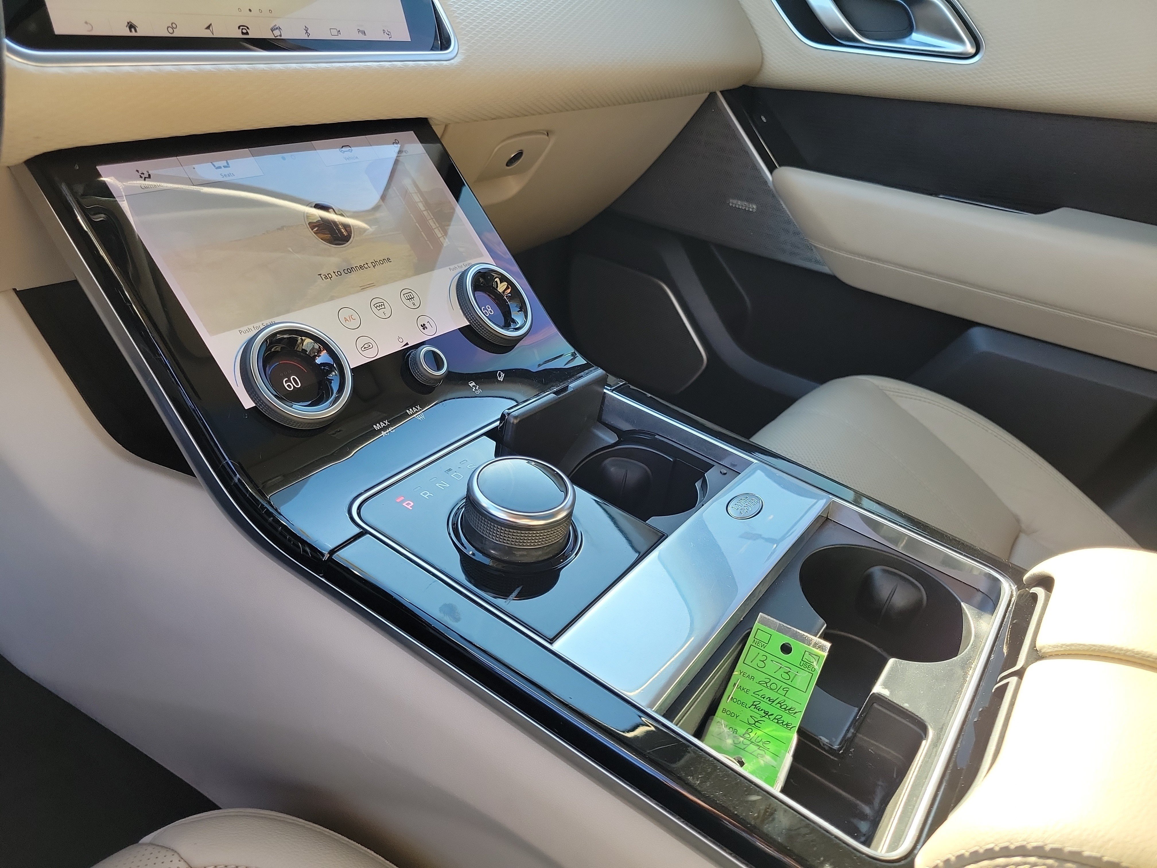 Used 2019 Land Rover Range Rover Velar R-Dynamic SE AWD/4WD image 29