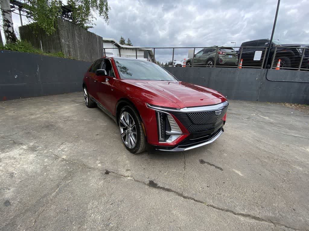 Certified 2024 Cadillac Lyriq Luxury w/ LPO, Floor Liner Package AWD/4WD image 8