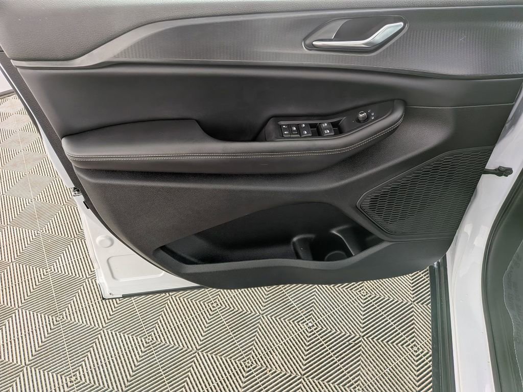 Certified 2024 Jeep Grand Cherokee Altitude image 14