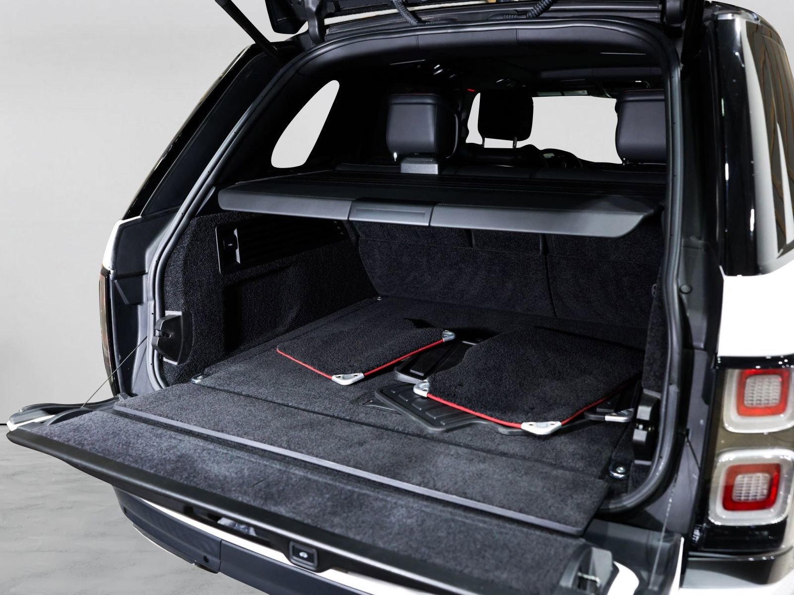 Used 2021 Land Rover Range Rover SV Autobiography Dynamic image 31