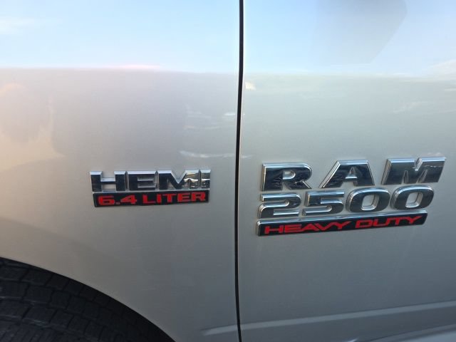 Used 2017 RAM 2500 Tradesman w/ Chrome Appearance Group AWD/4WD image 3