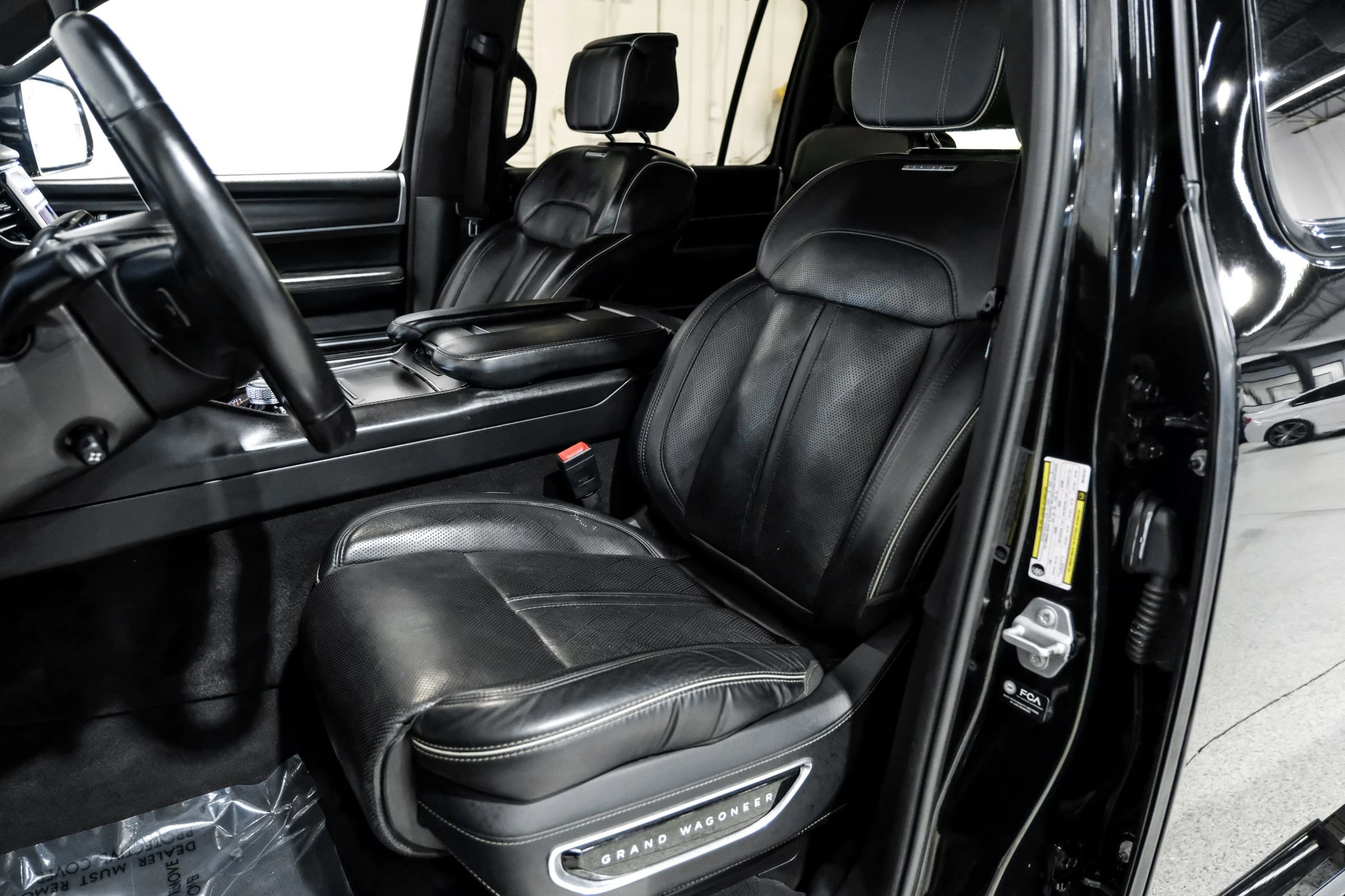 Used 2022 Jeep Grand Wagoneer Series II image 40