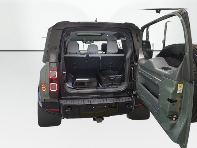 Used 2026 Land Rover Defender 110 Trophy Edition AWD/4WD image 12