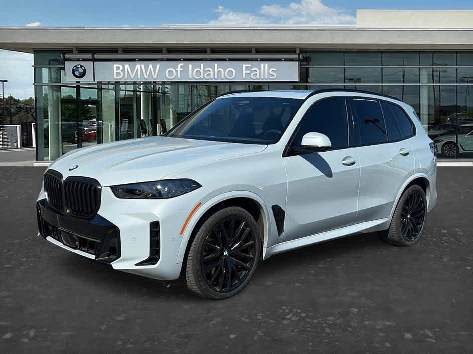 Used 2024 BMW X5 xDrive40i w/ M Sport Package AWD/4WD image 3