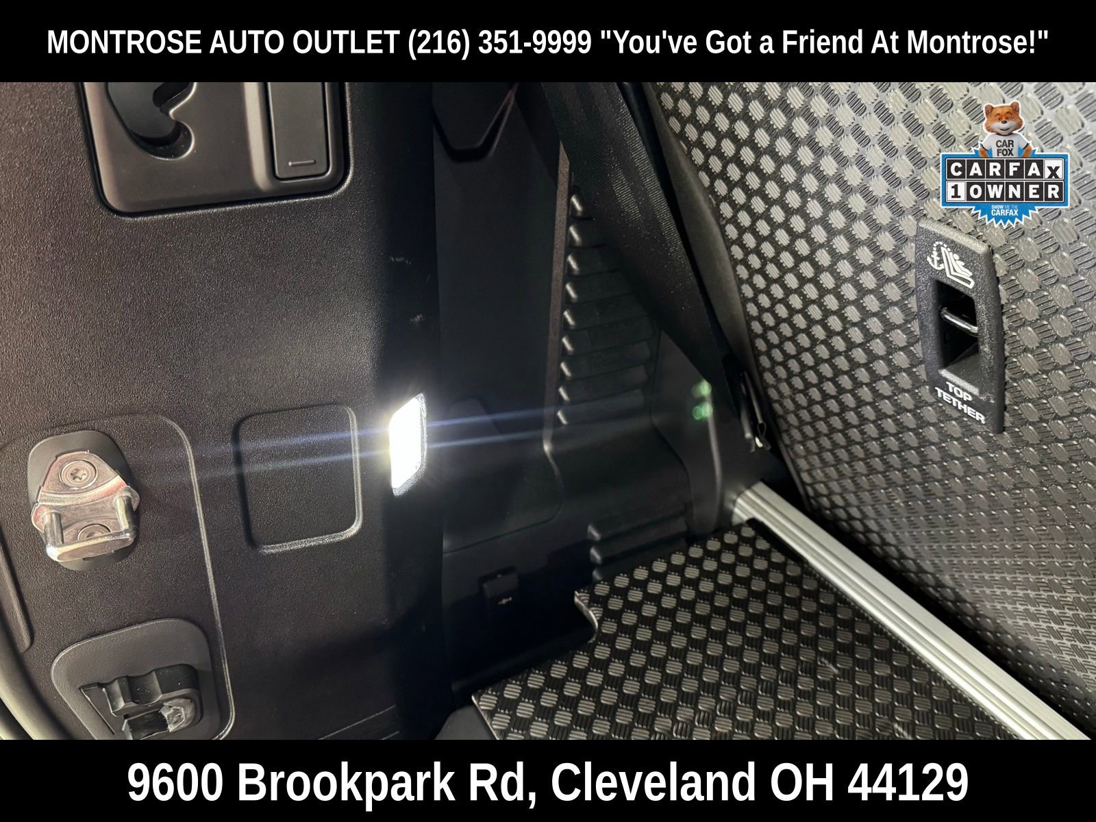 Used 2025 Land Rover Defender 90 X-Dynamic SE image 45