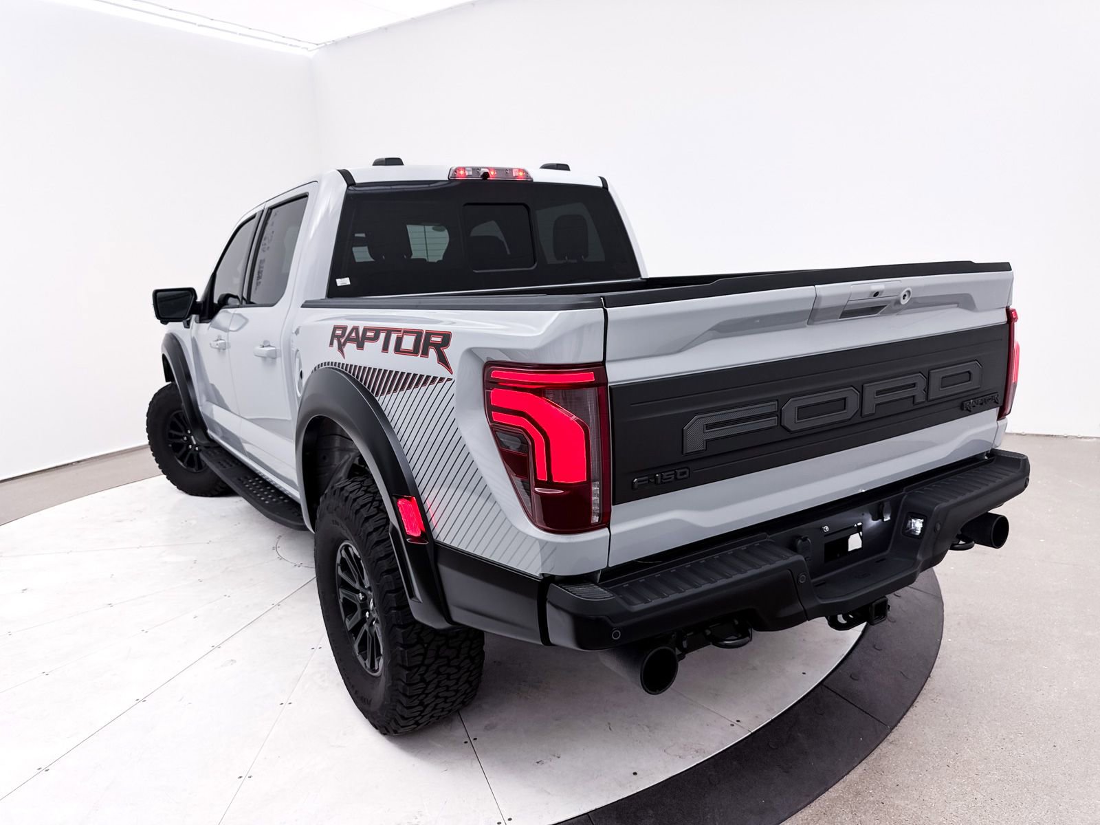 Used 2025 Ford F150 Raptor image 8