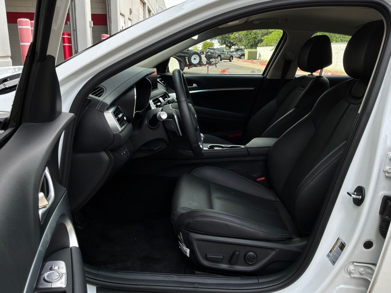 Used 2026 Genesis G70 2.5T RWD image 9