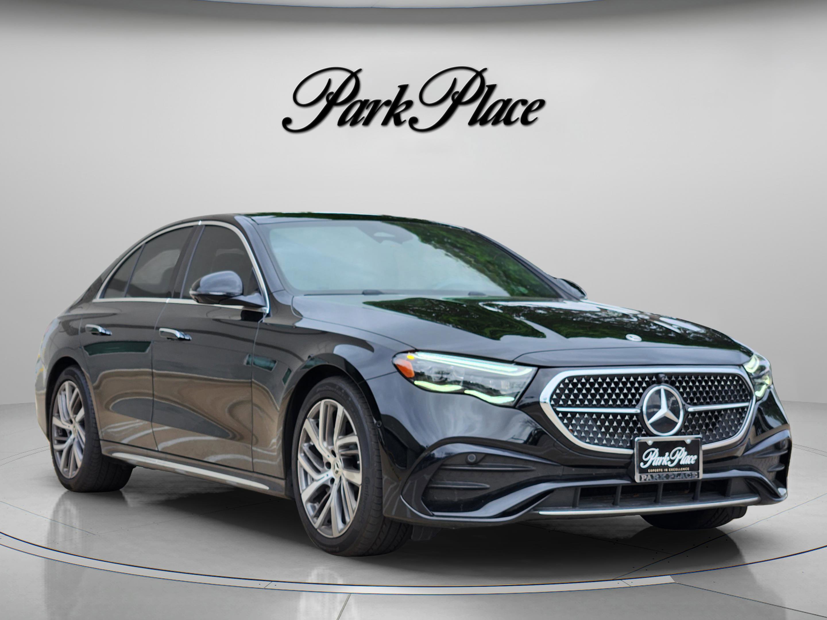 Used 2025 Mercedes-Benz E 350 4MATIC Sedan image 4