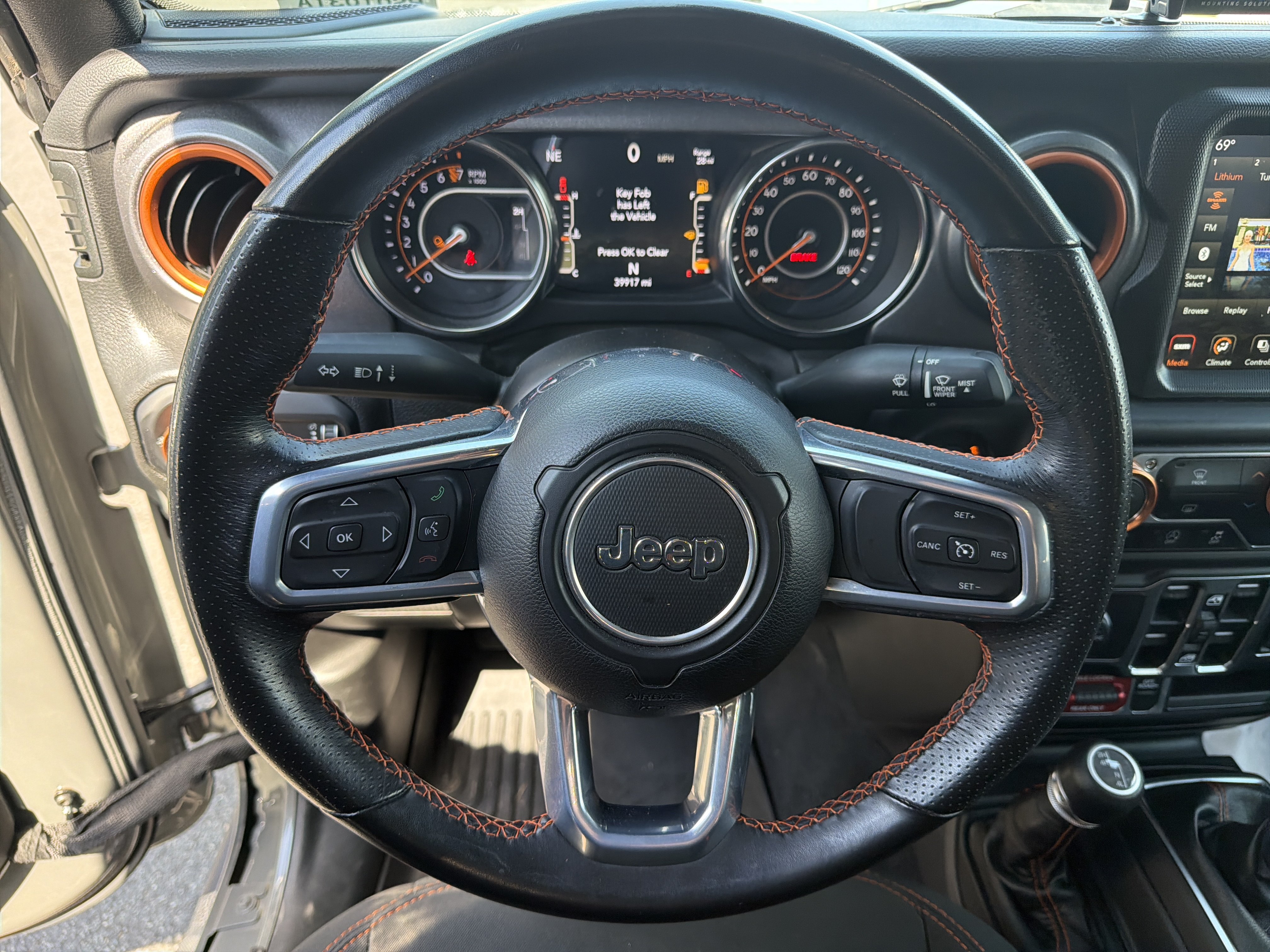 Used 2023 Jeep Gladiator Mojave AWD/4WD image 18