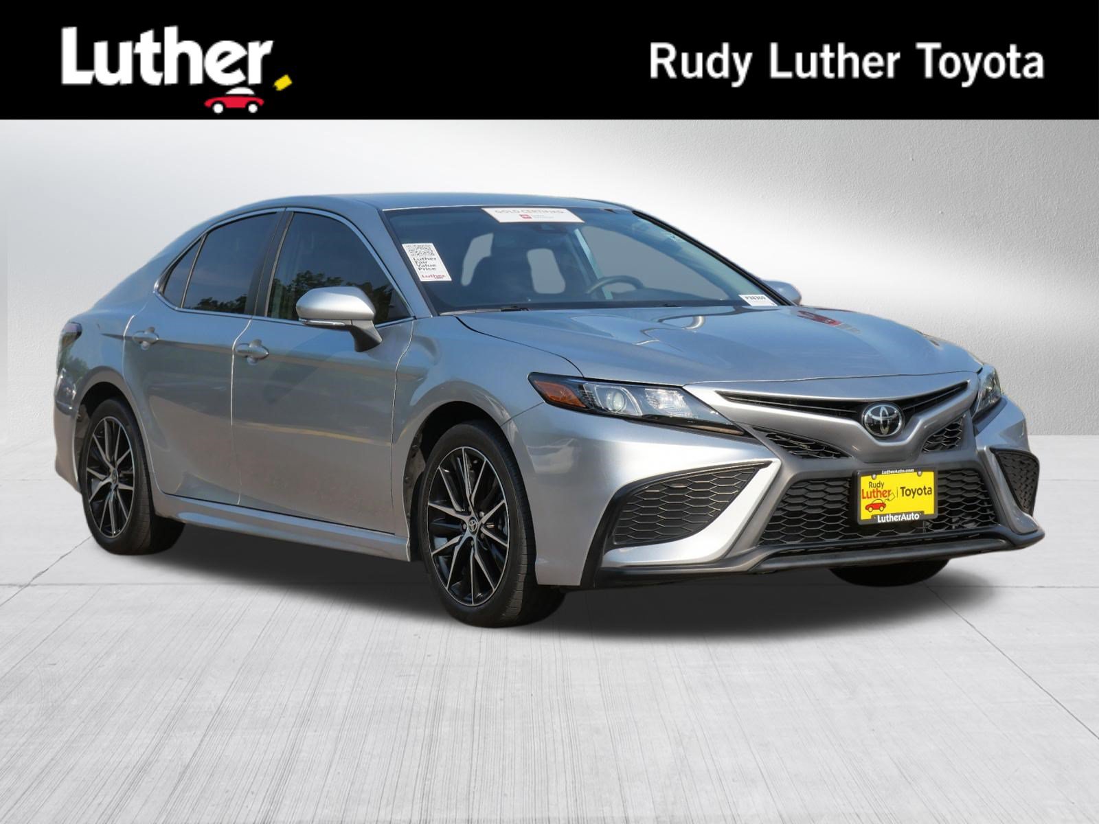 Certified 2024 Toyota Camry SE w/ Convenience Package FWD image 1