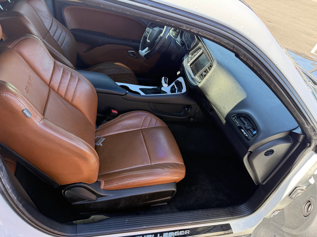 Used 2015 Dodge Challenger SRT w/ Technology Group image 16