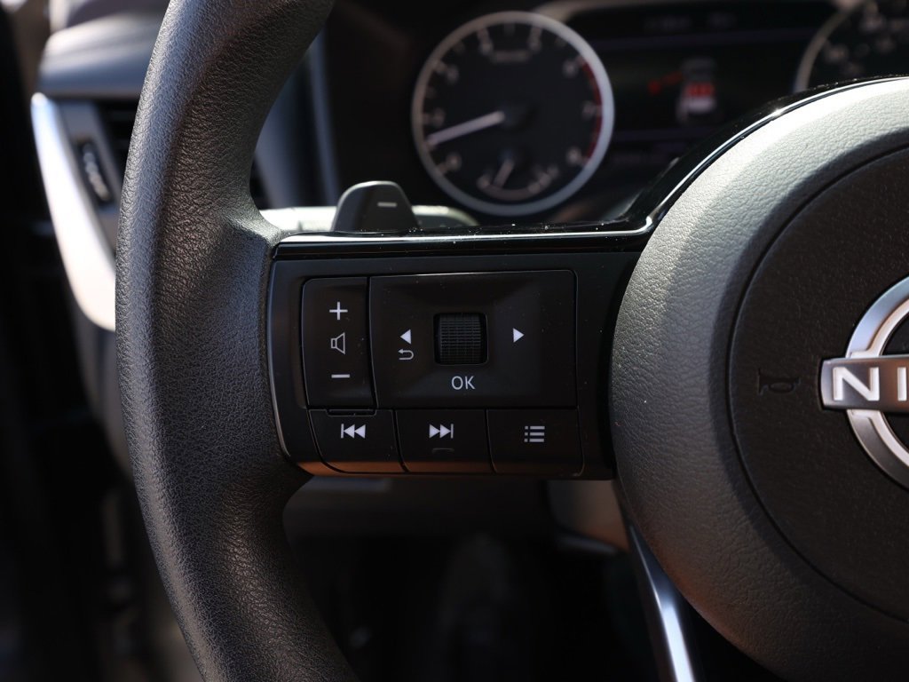 Used 2023 Nissan Rogue SV image 26