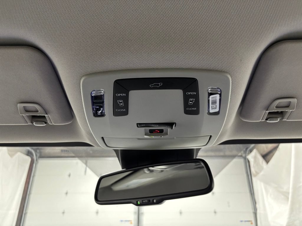 Used 2026 Toyota Sienna LE FWD image 42