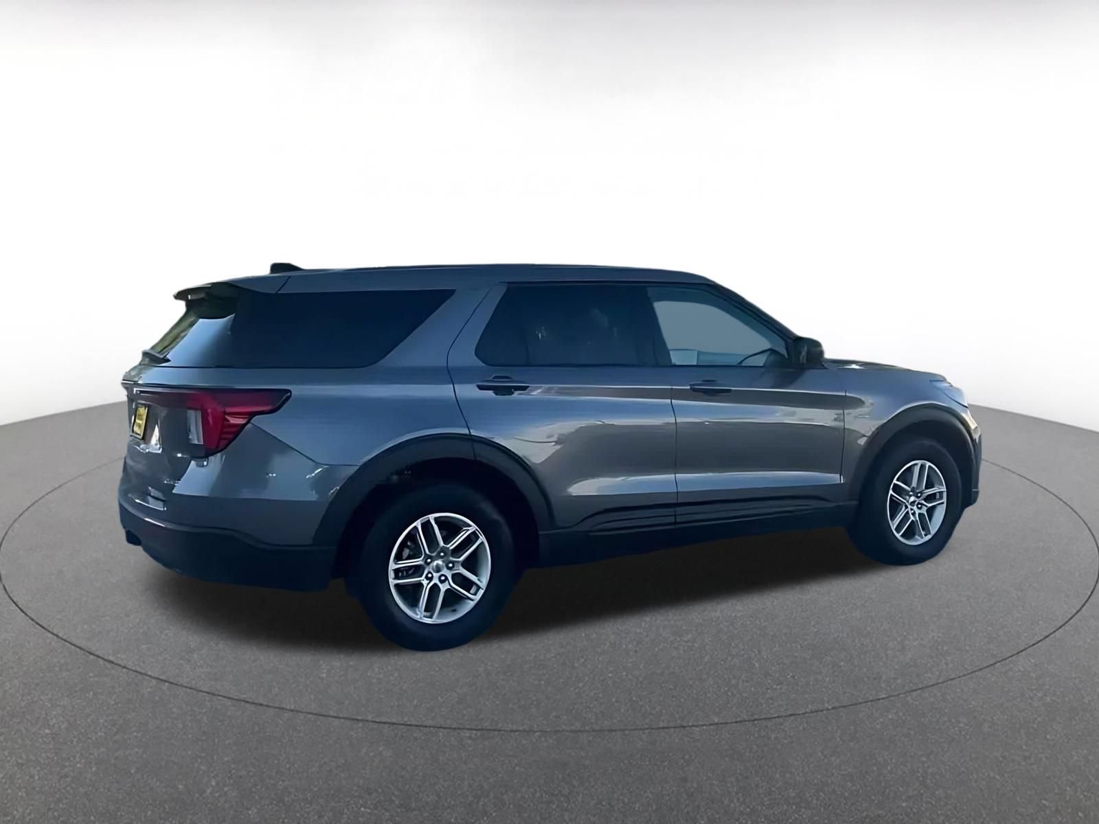 Used 2026 Ford Explorer Active AWD/4WD image 13