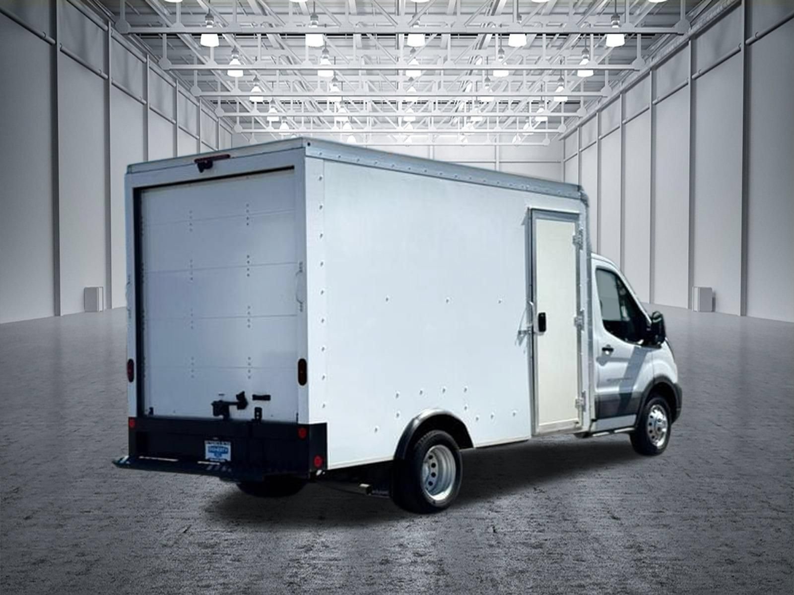 Used 2023 Ford Transit 350 DRW RWD image 9