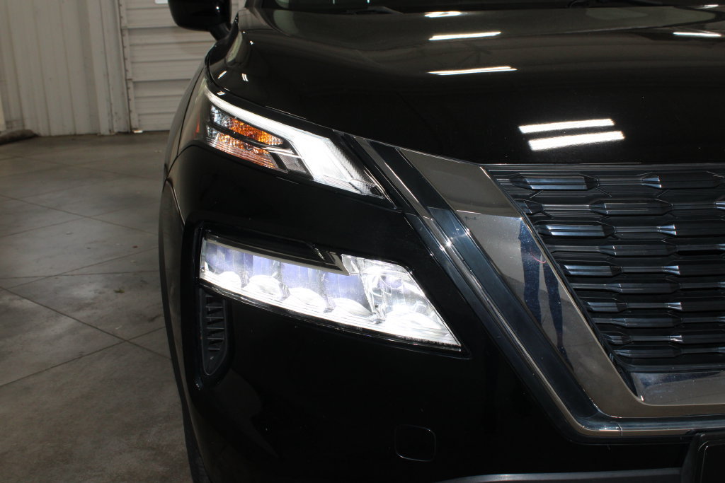 Used 2023 Nissan Rogue SV AWD/4WD image 12