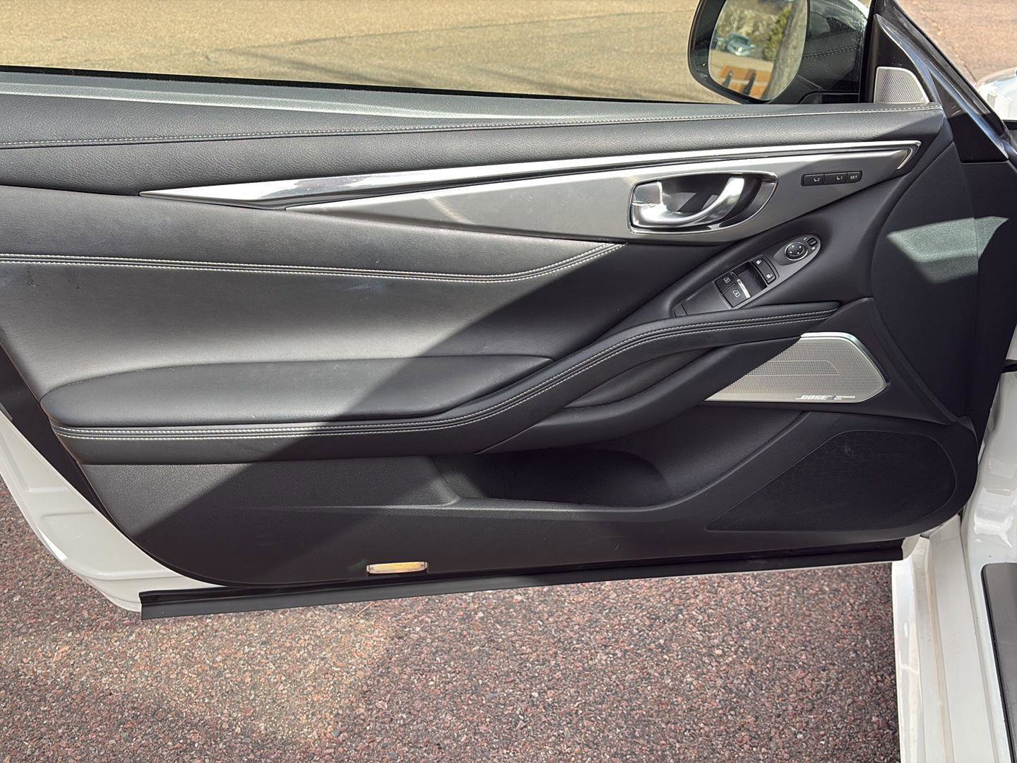 Used 2019 INFINITI Q60 3.0t Luxe w/ Essential Package image 7