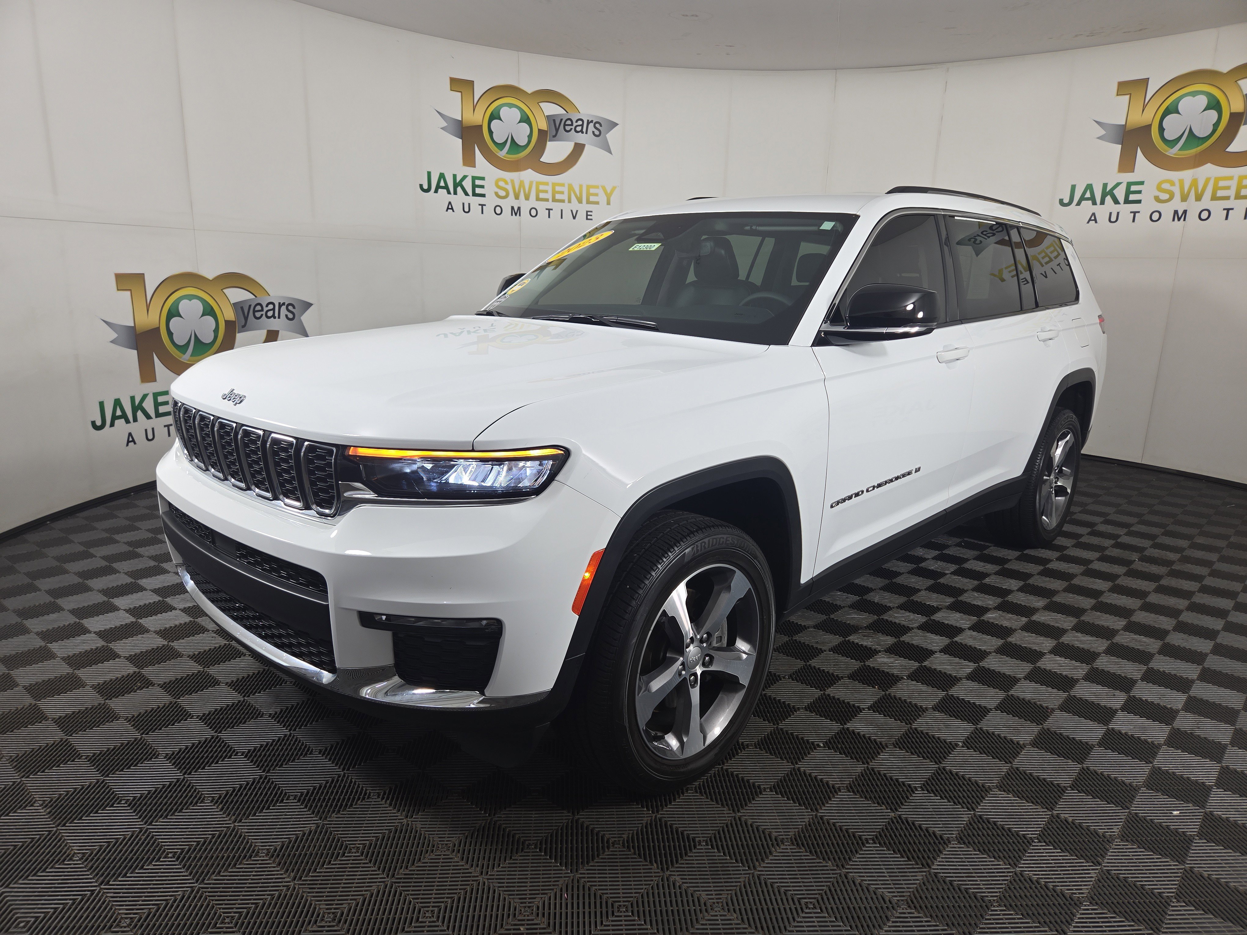Used 2023 Jeep Grand Cherokee L Limited image 4