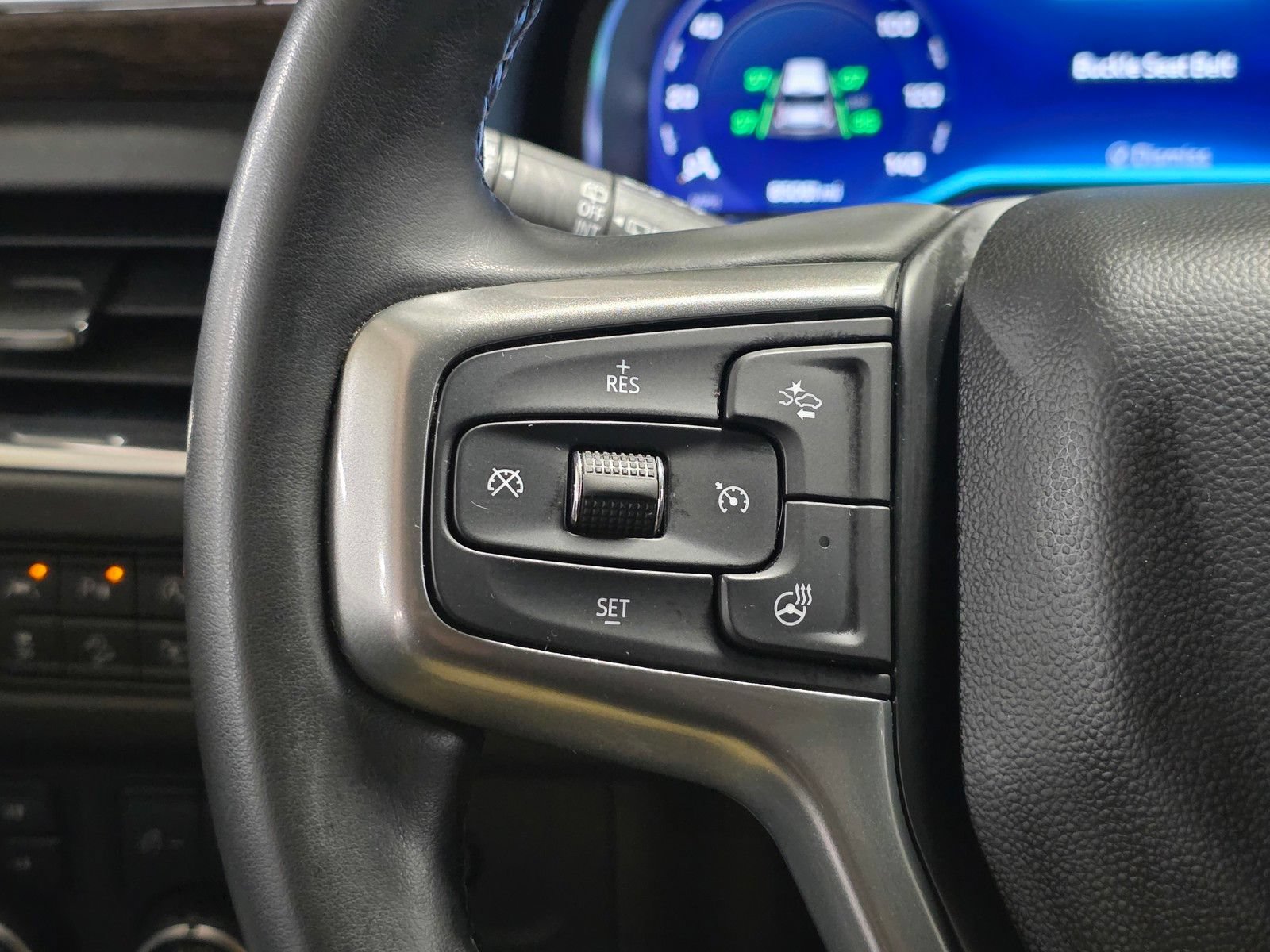 Used 2023 Chevrolet Tahoe Premier AWD/4WD image 34