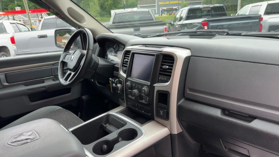 Used 2018 RAM 1500 SLT AWD/4WD image 15