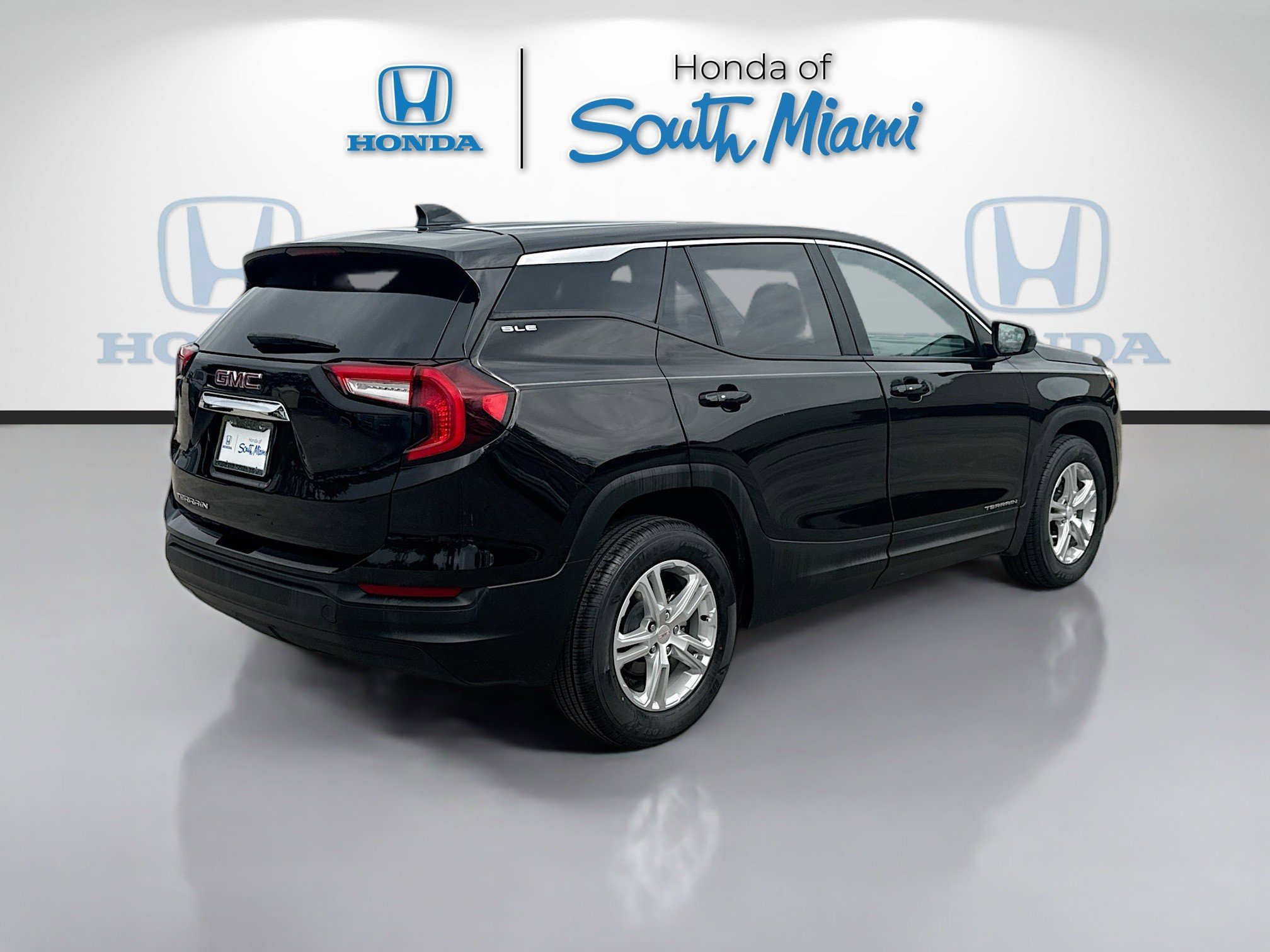 Used 2022 GMC Terrain SLE image 7