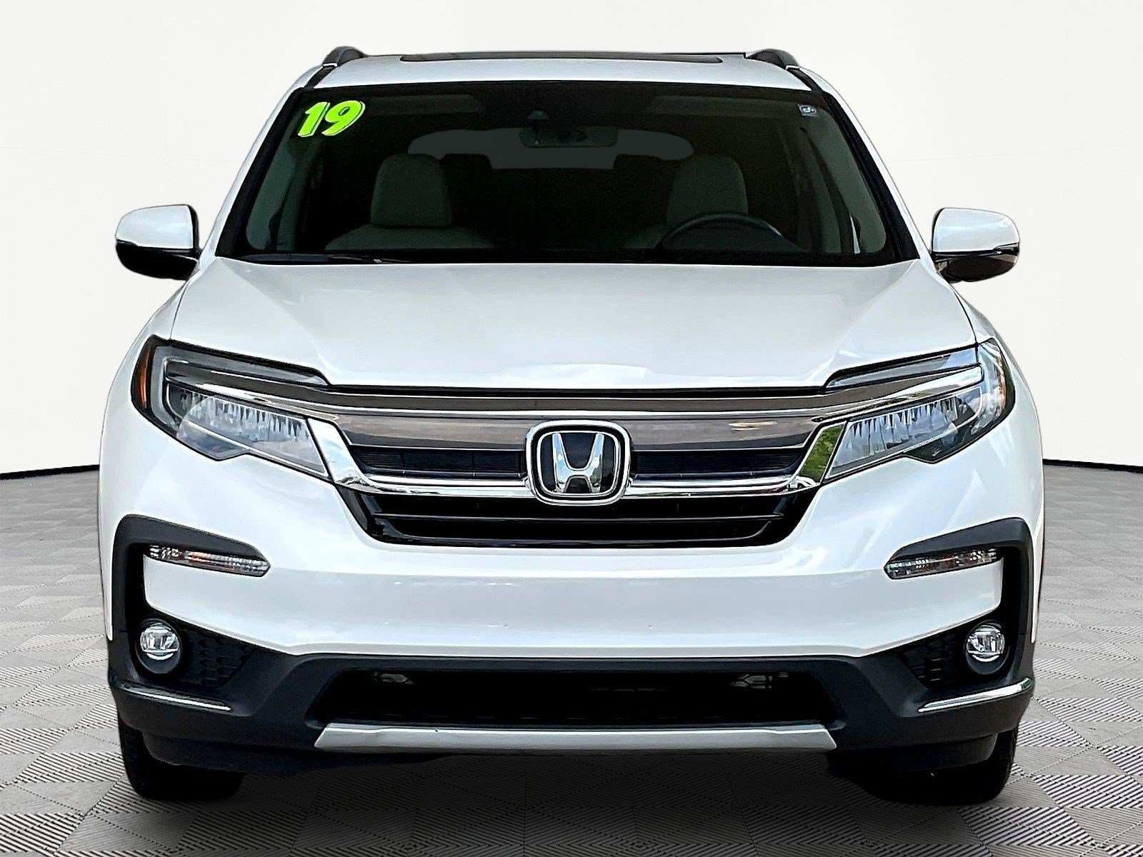 Used 2019 Honda Pilot Touring image 2