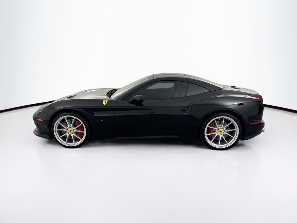 Used 2017 Ferrari California T RWD image 42