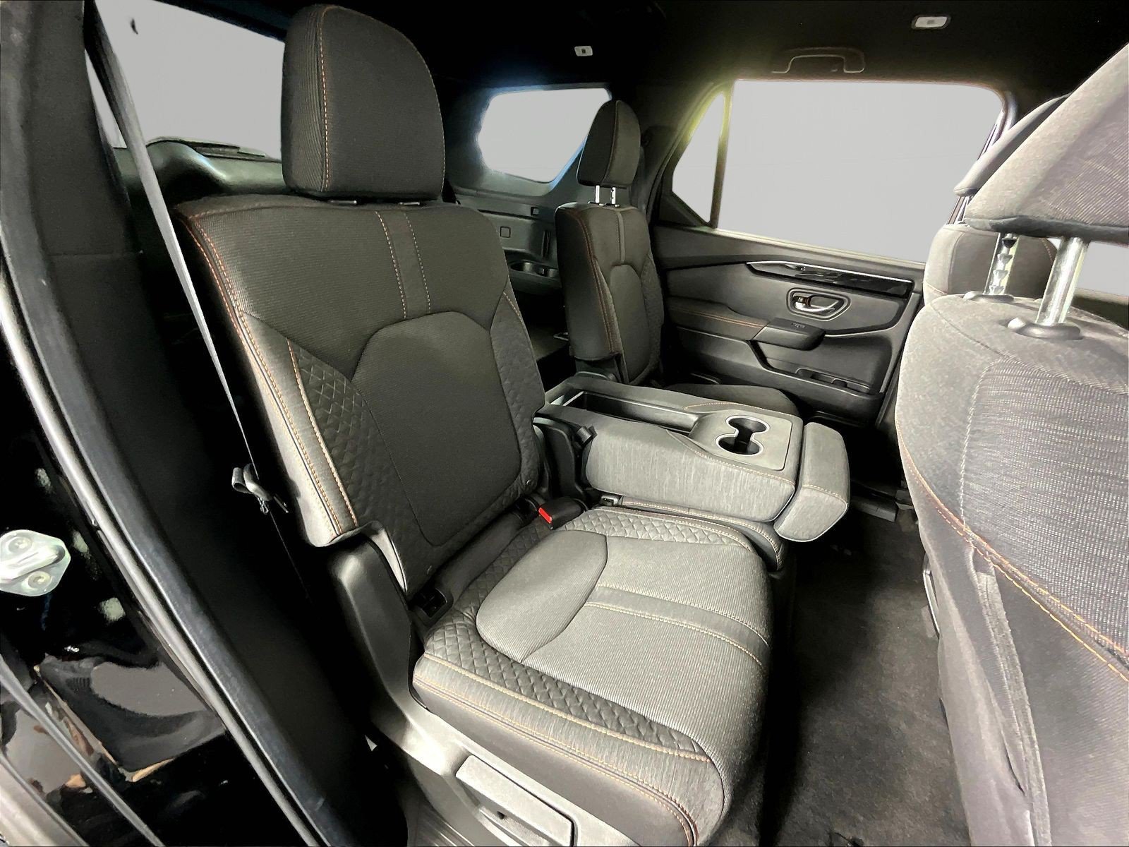 Used 2025 Honda Pilot Sport image 25